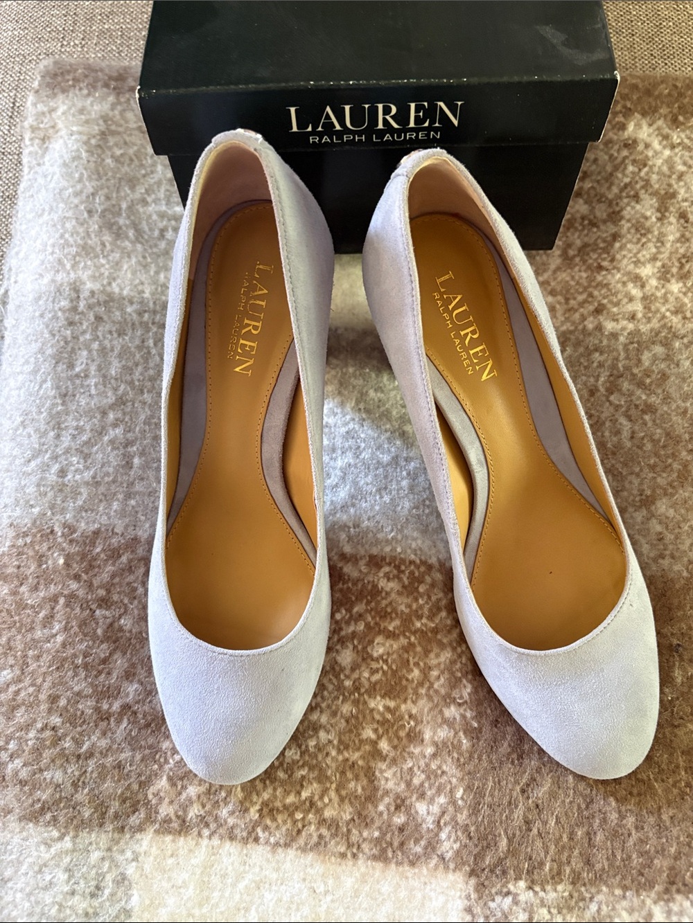 LAUREN Ralph Lauren Womens LightSuede Pumps